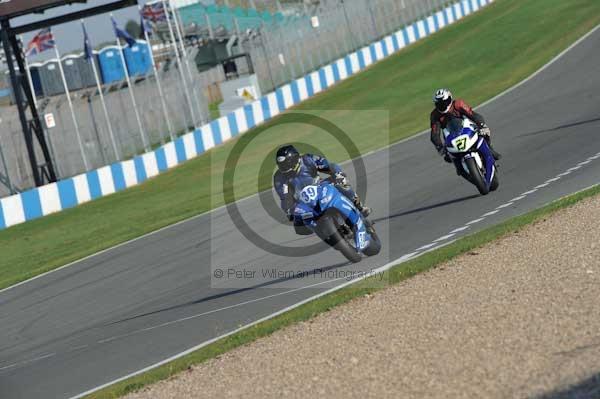 Motorcycle action photographs;Trackday digital images;donington;donington park leicestershire;donington photographs;event digital images;eventdigitalimages;no limits trackday;peter wileman photography;trackday;trackday photos