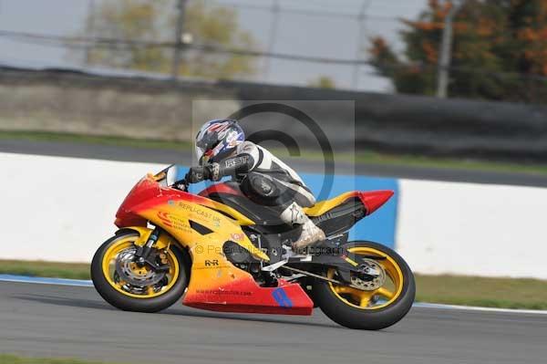 Motorcycle action photographs;Trackday digital images;donington;donington park leicestershire;donington photographs;event digital images;eventdigitalimages;no limits trackday;peter wileman photography;trackday;trackday photos