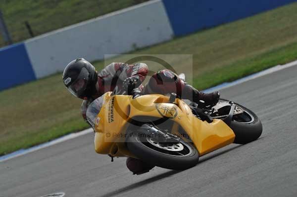 Motorcycle action photographs;Trackday digital images;donington;donington park leicestershire;donington photographs;event digital images;eventdigitalimages;no limits trackday;peter wileman photography;trackday;trackday photos