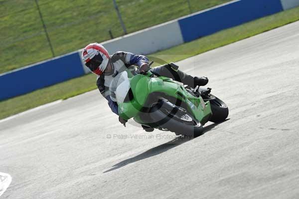 Motorcycle action photographs;Trackday digital images;donington;donington park leicestershire;donington photographs;event digital images;eventdigitalimages;no limits trackday;peter wileman photography;trackday;trackday photos