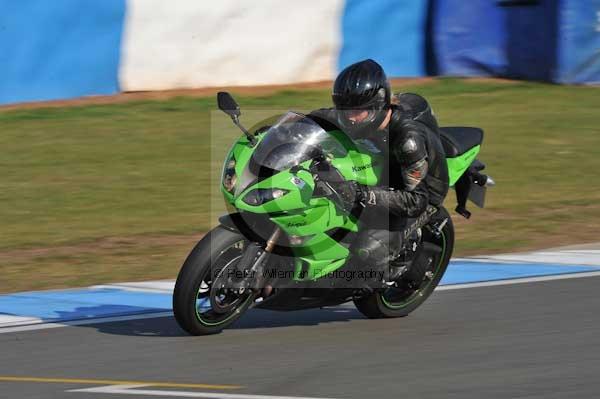 Motorcycle action photographs;Trackday digital images;donington;donington park leicestershire;donington photographs;event digital images;eventdigitalimages;no limits trackday;peter wileman photography;trackday;trackday photos