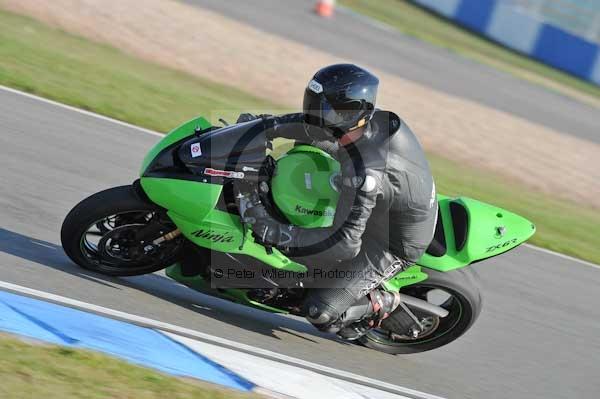 Motorcycle action photographs;Trackday digital images;donington;donington park leicestershire;donington photographs;event digital images;eventdigitalimages;no limits trackday;peter wileman photography;trackday;trackday photos