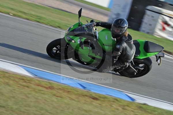 Motorcycle action photographs;Trackday digital images;donington;donington park leicestershire;donington photographs;event digital images;eventdigitalimages;no limits trackday;peter wileman photography;trackday;trackday photos