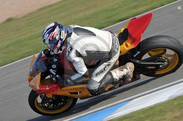 Motorcycle action photographs;Trackday digital images;donington;donington park leicestershire;donington photographs;event digital images;eventdigitalimages;no limits trackday;peter wileman photography;trackday;trackday photos