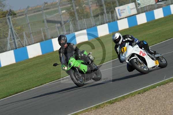 Motorcycle action photographs;Trackday digital images;donington;donington park leicestershire;donington photographs;event digital images;eventdigitalimages;no limits trackday;peter wileman photography;trackday;trackday photos