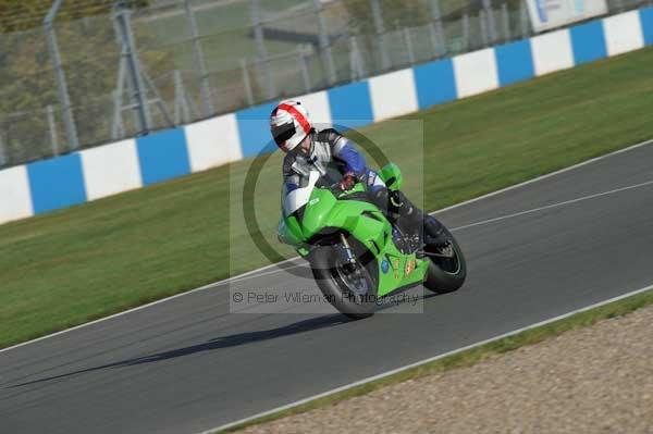 Motorcycle action photographs;Trackday digital images;donington;donington park leicestershire;donington photographs;event digital images;eventdigitalimages;no limits trackday;peter wileman photography;trackday;trackday photos