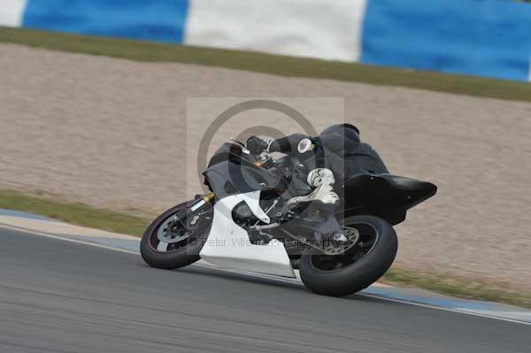 Motorcycle action photographs;Trackday digital images;donington;donington park leicestershire;donington photographs;event digital images;eventdigitalimages;no limits trackday;peter wileman photography;trackday;trackday photos