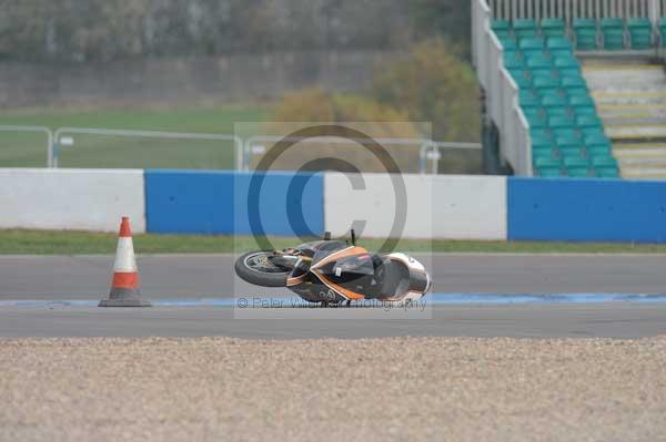 Motorcycle action photographs;Trackday digital images;donington;donington park leicestershire;donington photographs;event digital images;eventdigitalimages;no limits trackday;peter wileman photography;trackday;trackday photos
