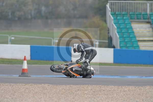 Motorcycle action photographs;Trackday digital images;donington;donington park leicestershire;donington photographs;event digital images;eventdigitalimages;no limits trackday;peter wileman photography;trackday;trackday photos