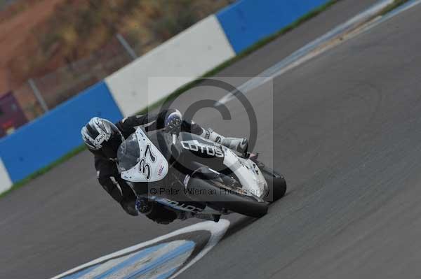 Motorcycle action photographs;Trackday digital images;donington;donington park leicestershire;donington photographs;event digital images;eventdigitalimages;no limits trackday;peter wileman photography;trackday;trackday photos
