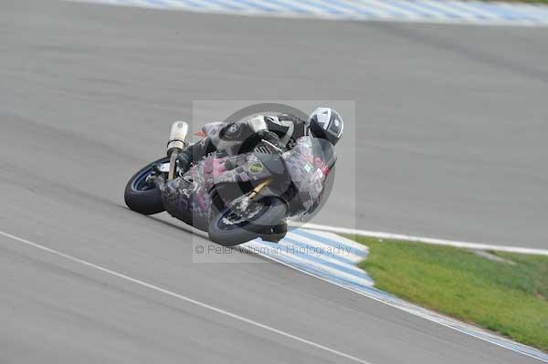 Motorcycle action photographs;Trackday digital images;donington;donington park leicestershire;donington photographs;event digital images;eventdigitalimages;no limits trackday;peter wileman photography;trackday;trackday photos