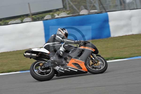 Motorcycle action photographs;Trackday digital images;donington;donington park leicestershire;donington photographs;event digital images;eventdigitalimages;no limits trackday;peter wileman photography;trackday;trackday photos