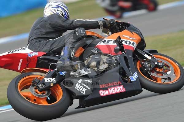 Motorcycle action photographs;Trackday digital images;donington;donington park leicestershire;donington photographs;event digital images;eventdigitalimages;no limits trackday;peter wileman photography;trackday;trackday photos