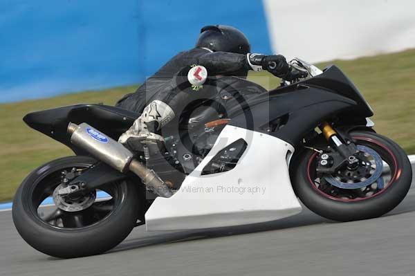 Motorcycle action photographs;Trackday digital images;donington;donington park leicestershire;donington photographs;event digital images;eventdigitalimages;no limits trackday;peter wileman photography;trackday;trackday photos