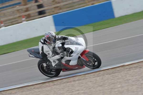 Motorcycle action photographs;Trackday digital images;donington;donington park leicestershire;donington photographs;event digital images;eventdigitalimages;no limits trackday;peter wileman photography;trackday;trackday photos