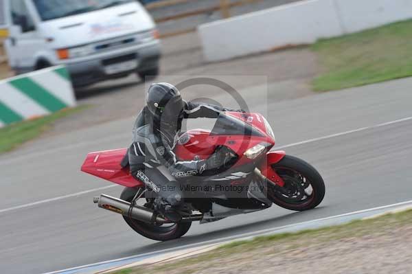 Motorcycle action photographs;Trackday digital images;donington;donington park leicestershire;donington photographs;event digital images;eventdigitalimages;no limits trackday;peter wileman photography;trackday;trackday photos