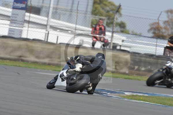 Motorcycle action photographs;Trackday digital images;donington;donington park leicestershire;donington photographs;event digital images;eventdigitalimages;no limits trackday;peter wileman photography;trackday;trackday photos