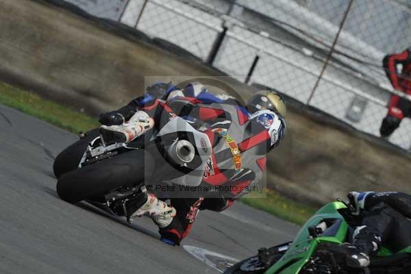 Motorcycle action photographs;Trackday digital images;donington;donington park leicestershire;donington photographs;event digital images;eventdigitalimages;no limits trackday;peter wileman photography;trackday;trackday photos