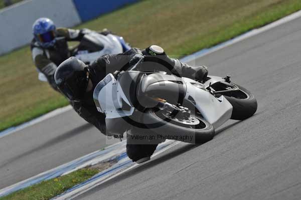 Motorcycle action photographs;Trackday digital images;donington;donington park leicestershire;donington photographs;event digital images;eventdigitalimages;no limits trackday;peter wileman photography;trackday;trackday photos