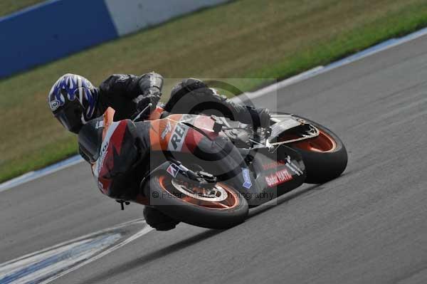 Motorcycle action photographs;Trackday digital images;donington;donington park leicestershire;donington photographs;event digital images;eventdigitalimages;no limits trackday;peter wileman photography;trackday;trackday photos