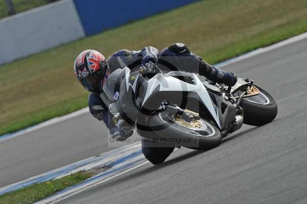 Motorcycle action photographs;Trackday digital images;donington;donington park leicestershire;donington photographs;event digital images;eventdigitalimages;no limits trackday;peter wileman photography;trackday;trackday photos