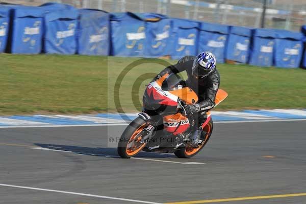 Motorcycle action photographs;Trackday digital images;donington;donington park leicestershire;donington photographs;event digital images;eventdigitalimages;no limits trackday;peter wileman photography;trackday;trackday photos