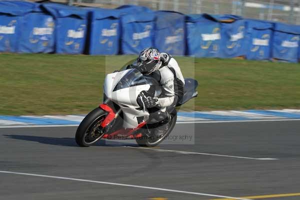 Motorcycle action photographs;Trackday digital images;donington;donington park leicestershire;donington photographs;event digital images;eventdigitalimages;no limits trackday;peter wileman photography;trackday;trackday photos