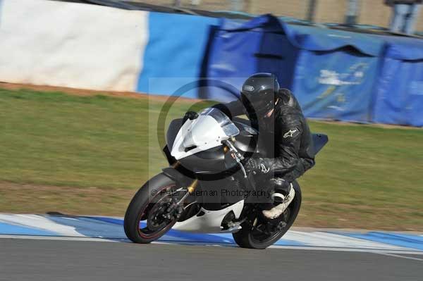 Motorcycle action photographs;Trackday digital images;donington;donington park leicestershire;donington photographs;event digital images;eventdigitalimages;no limits trackday;peter wileman photography;trackday;trackday photos