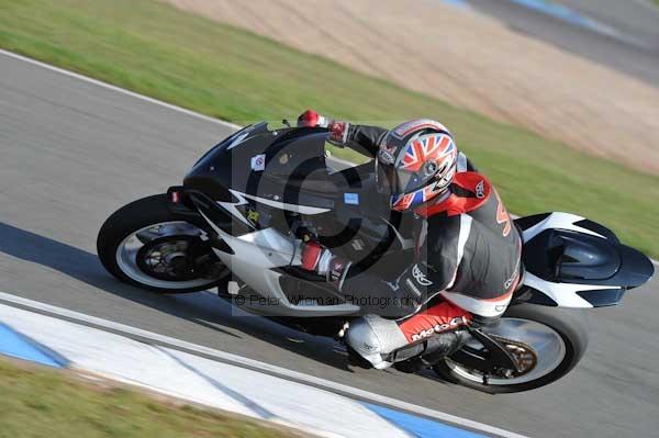Motorcycle action photographs;Trackday digital images;donington;donington park leicestershire;donington photographs;event digital images;eventdigitalimages;no limits trackday;peter wileman photography;trackday;trackday photos