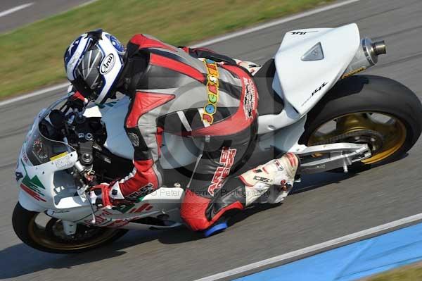 Motorcycle action photographs;Trackday digital images;donington;donington park leicestershire;donington photographs;event digital images;eventdigitalimages;no limits trackday;peter wileman photography;trackday;trackday photos