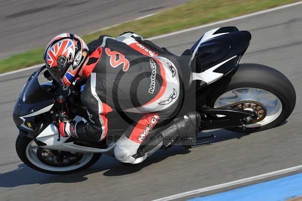 Motorcycle action photographs;Trackday digital images;donington;donington park leicestershire;donington photographs;event digital images;eventdigitalimages;no limits trackday;peter wileman photography;trackday;trackday photos