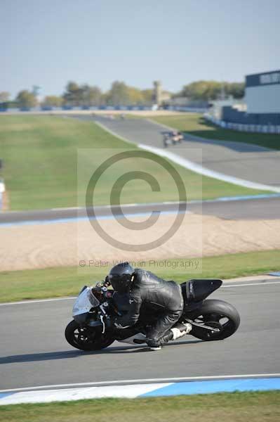 Motorcycle action photographs;Trackday digital images;donington;donington park leicestershire;donington photographs;event digital images;eventdigitalimages;no limits trackday;peter wileman photography;trackday;trackday photos