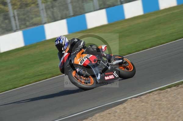 Motorcycle action photographs;Trackday digital images;donington;donington park leicestershire;donington photographs;event digital images;eventdigitalimages;no limits trackday;peter wileman photography;trackday;trackday photos