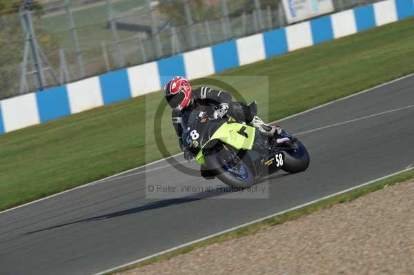 Motorcycle action photographs;Trackday digital images;donington;donington park leicestershire;donington photographs;event digital images;eventdigitalimages;no limits trackday;peter wileman photography;trackday;trackday photos