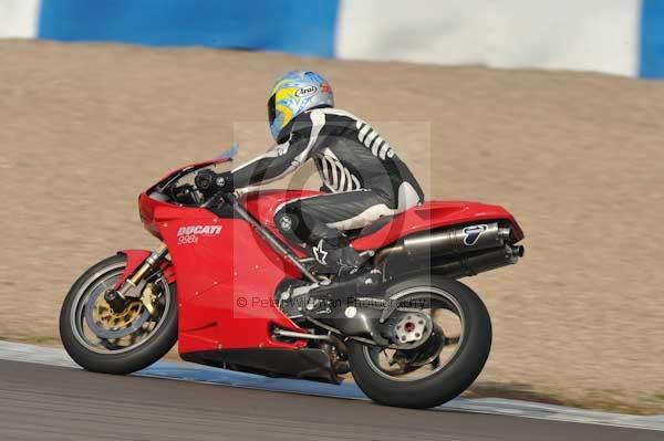 Motorcycle action photographs;Trackday digital images;donington;donington park leicestershire;donington photographs;event digital images;eventdigitalimages;no limits trackday;peter wileman photography;trackday;trackday photos
