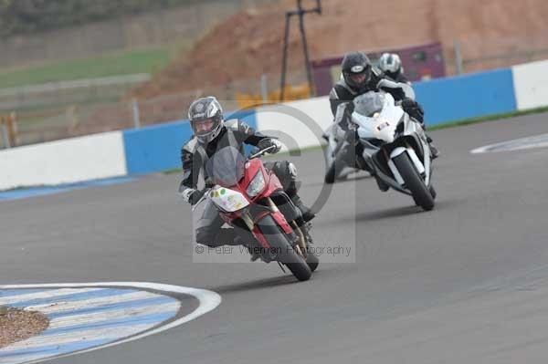 Motorcycle action photographs;Trackday digital images;donington;donington park leicestershire;donington photographs;event digital images;eventdigitalimages;no limits trackday;peter wileman photography;trackday;trackday photos