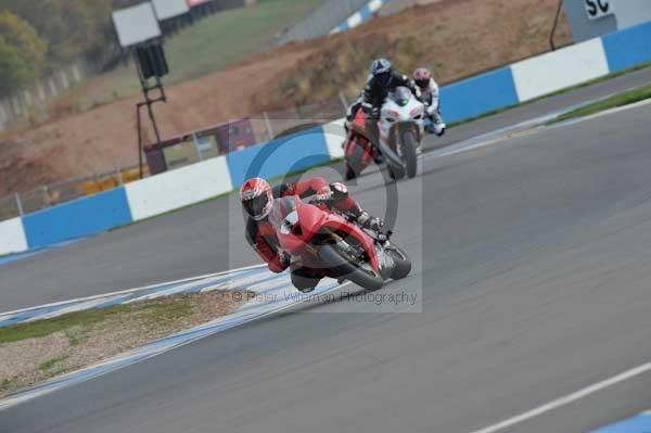 Motorcycle action photographs;Trackday digital images;donington;donington park leicestershire;donington photographs;event digital images;eventdigitalimages;no limits trackday;peter wileman photography;trackday;trackday photos