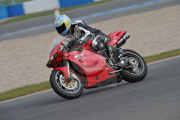 Motorcycle action photographs;Trackday digital images;donington;donington park leicestershire;donington photographs;event digital images;eventdigitalimages;no limits trackday;peter wileman photography;trackday;trackday photos
