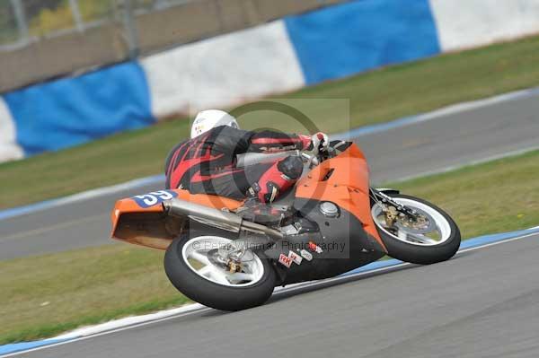 Motorcycle action photographs;Trackday digital images;donington;donington park leicestershire;donington photographs;event digital images;eventdigitalimages;no limits trackday;peter wileman photography;trackday;trackday photos