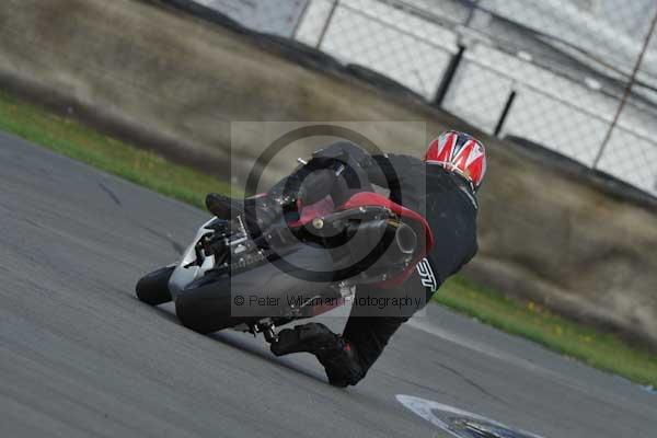 Motorcycle action photographs;Trackday digital images;donington;donington park leicestershire;donington photographs;event digital images;eventdigitalimages;no limits trackday;peter wileman photography;trackday;trackday photos