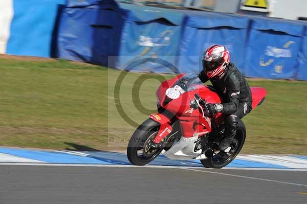 Motorcycle action photographs;Trackday digital images;donington;donington park leicestershire;donington photographs;event digital images;eventdigitalimages;no limits trackday;peter wileman photography;trackday;trackday photos