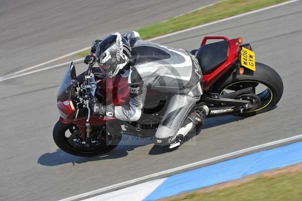 Motorcycle action photographs;Trackday digital images;donington;donington park leicestershire;donington photographs;event digital images;eventdigitalimages;no limits trackday;peter wileman photography;trackday;trackday photos