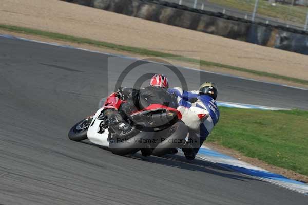 Motorcycle action photographs;Trackday digital images;donington;donington park leicestershire;donington photographs;event digital images;eventdigitalimages;no limits trackday;peter wileman photography;trackday;trackday photos