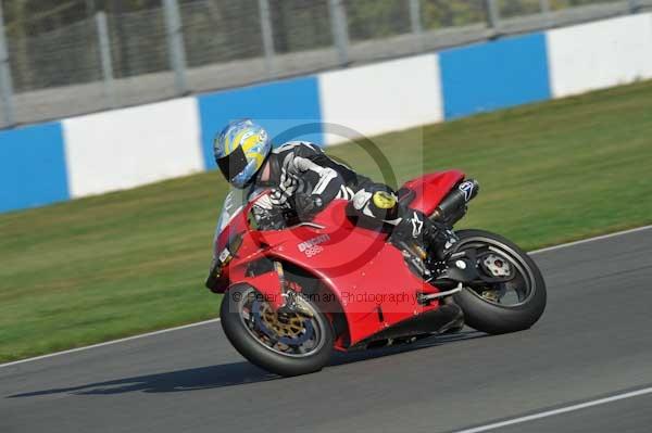 Motorcycle action photographs;Trackday digital images;donington;donington park leicestershire;donington photographs;event digital images;eventdigitalimages;no limits trackday;peter wileman photography;trackday;trackday photos