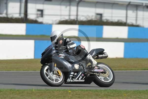 Motorcycle action photographs;Trackday digital images;donington;donington park leicestershire;donington photographs;event digital images;eventdigitalimages;no limits trackday;peter wileman photography;trackday;trackday photos