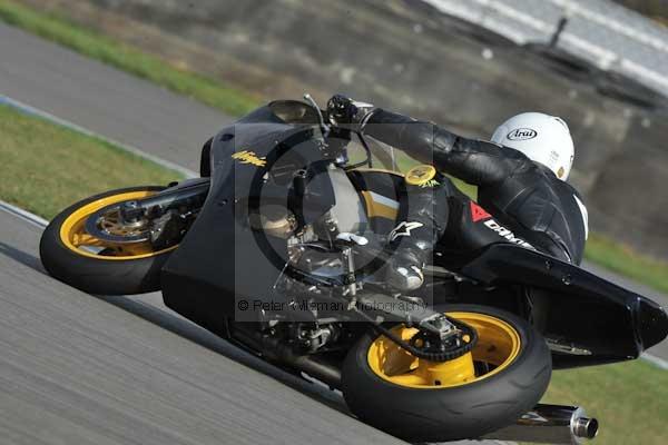 Motorcycle action photographs;Trackday digital images;donington;donington park leicestershire;donington photographs;event digital images;eventdigitalimages;no limits trackday;peter wileman photography;trackday;trackday photos