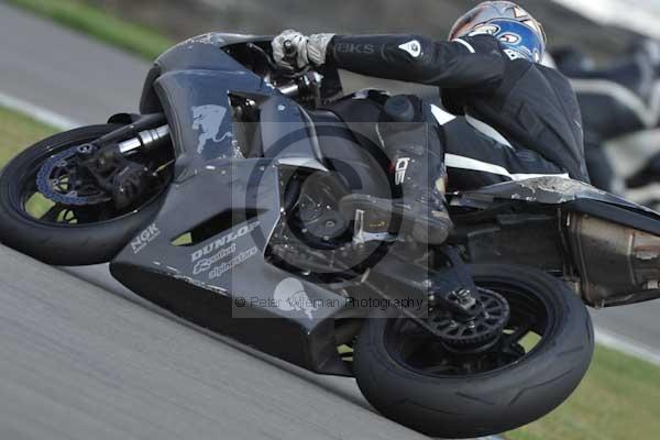 Motorcycle action photographs;Trackday digital images;donington;donington park leicestershire;donington photographs;event digital images;eventdigitalimages;no limits trackday;peter wileman photography;trackday;trackday photos