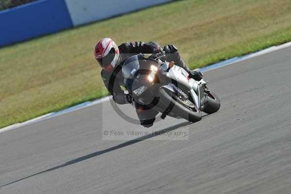 Motorcycle action photographs;Trackday digital images;donington;donington park leicestershire;donington photographs;event digital images;eventdigitalimages;no limits trackday;peter wileman photography;trackday;trackday photos