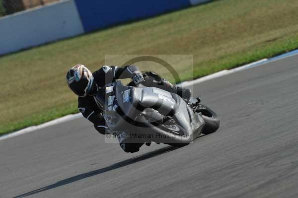 Motorcycle action photographs;Trackday digital images;donington;donington park leicestershire;donington photographs;event digital images;eventdigitalimages;no limits trackday;peter wileman photography;trackday;trackday photos