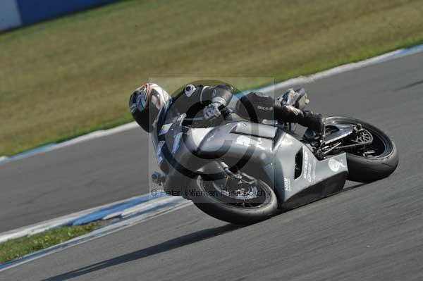 Motorcycle action photographs;Trackday digital images;donington;donington park leicestershire;donington photographs;event digital images;eventdigitalimages;no limits trackday;peter wileman photography;trackday;trackday photos